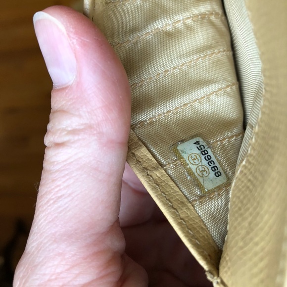 Chanel Bifold Long Caviar Leather Wallet - Picture 5 of 16